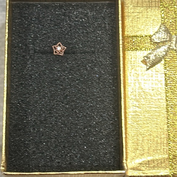 New Rose Gold Petite Hexagon Piercing Lip Ring - Picture 4 of 4